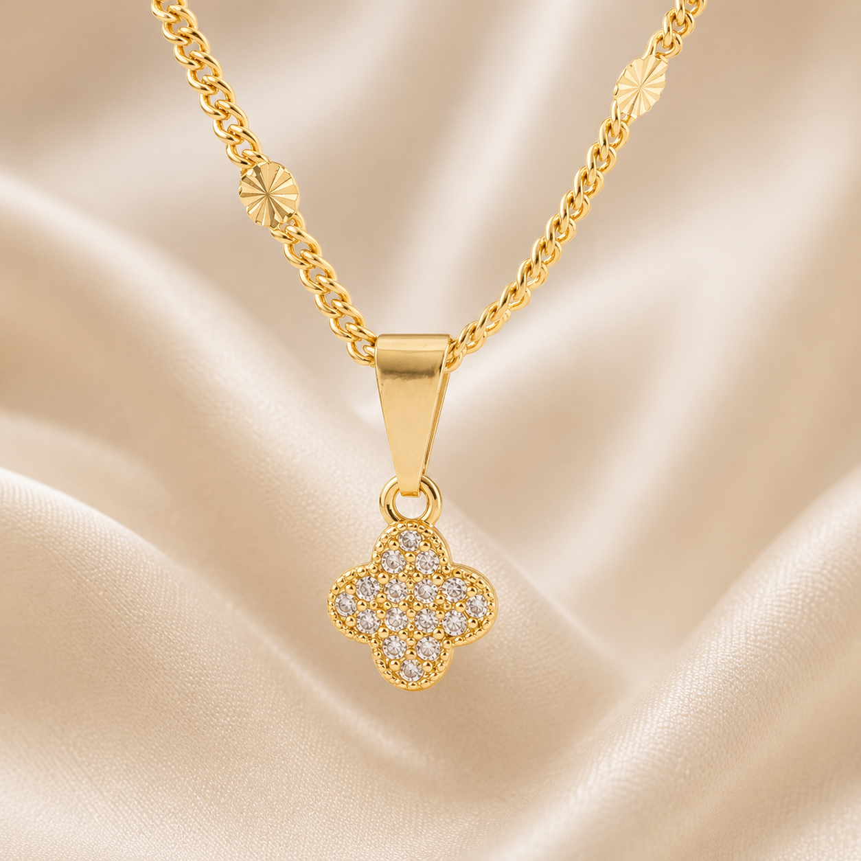 Dije Clover Circonias